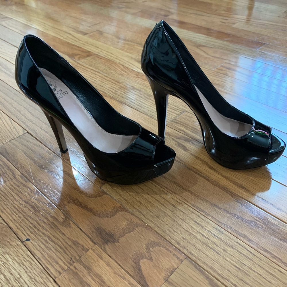 Vince Camuto VV-MILESY2 Black Patent platform heel
